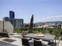 Mantra-Hindmarsh-Square-2Bedroom-Family-Terrace